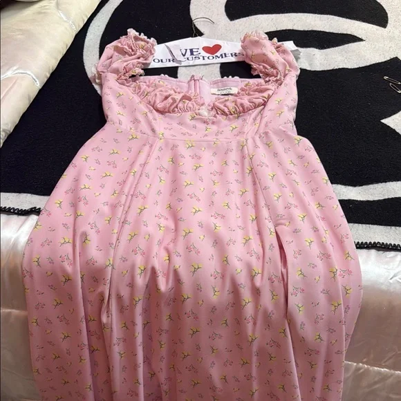 House of CB Pink Floral Dress off shoulder - Picture 4 of 10